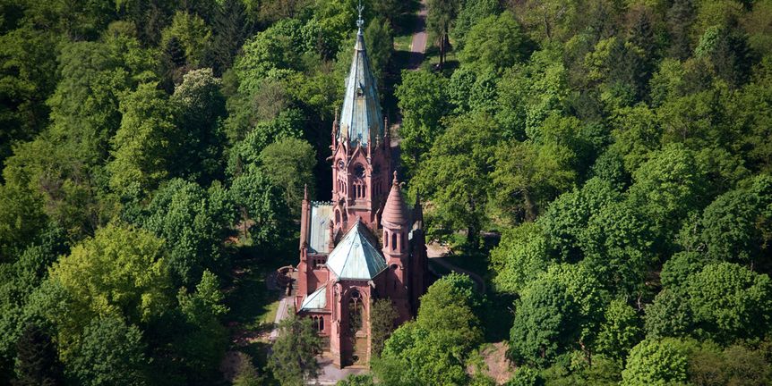Foto: Staatliche Schlösser und Gärten Baden-Württemberg, Achim Mende Großherzogliche Grabkapelle Karlsruhe, Luftaufnahme